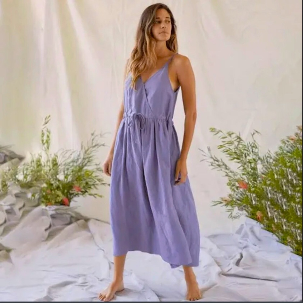 Beautiful linen flowy dress- brand new and never worn before!